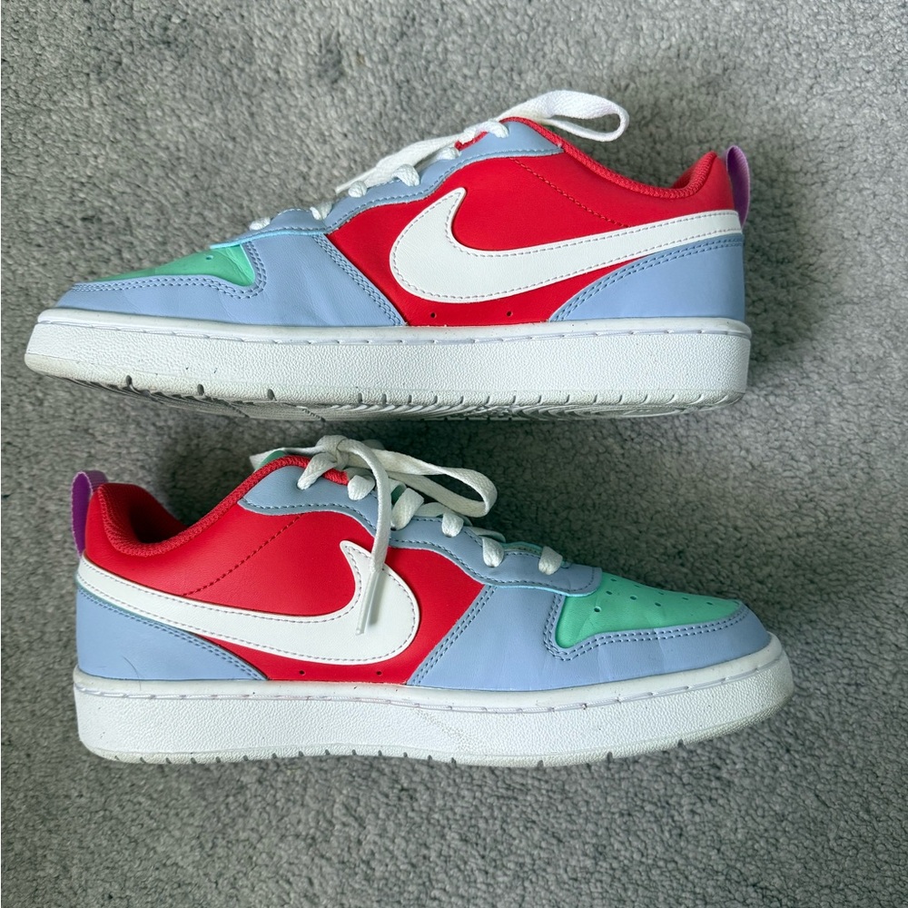 Court borough low Nike Sneakers